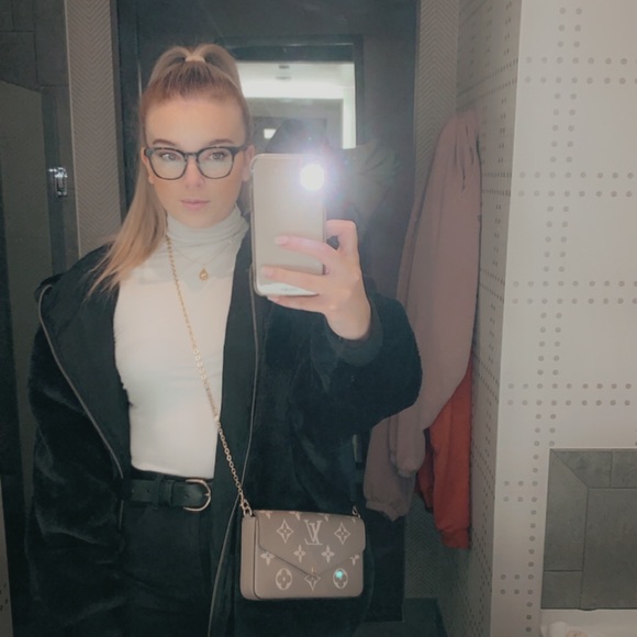 Meet your Posher, Sara - Picture 1 of 1